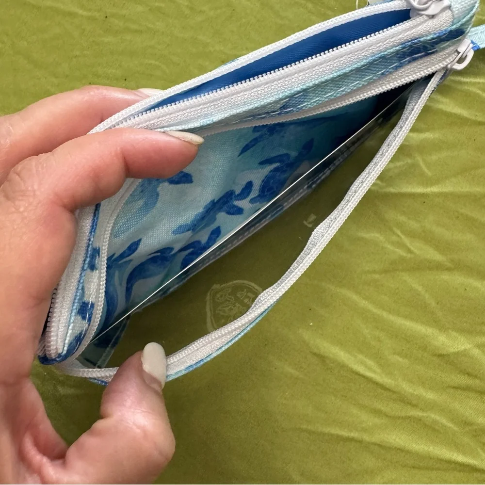 NWT Ron Jon Surf Shop Blue Turtle Wristlet - Picture 6 of 9